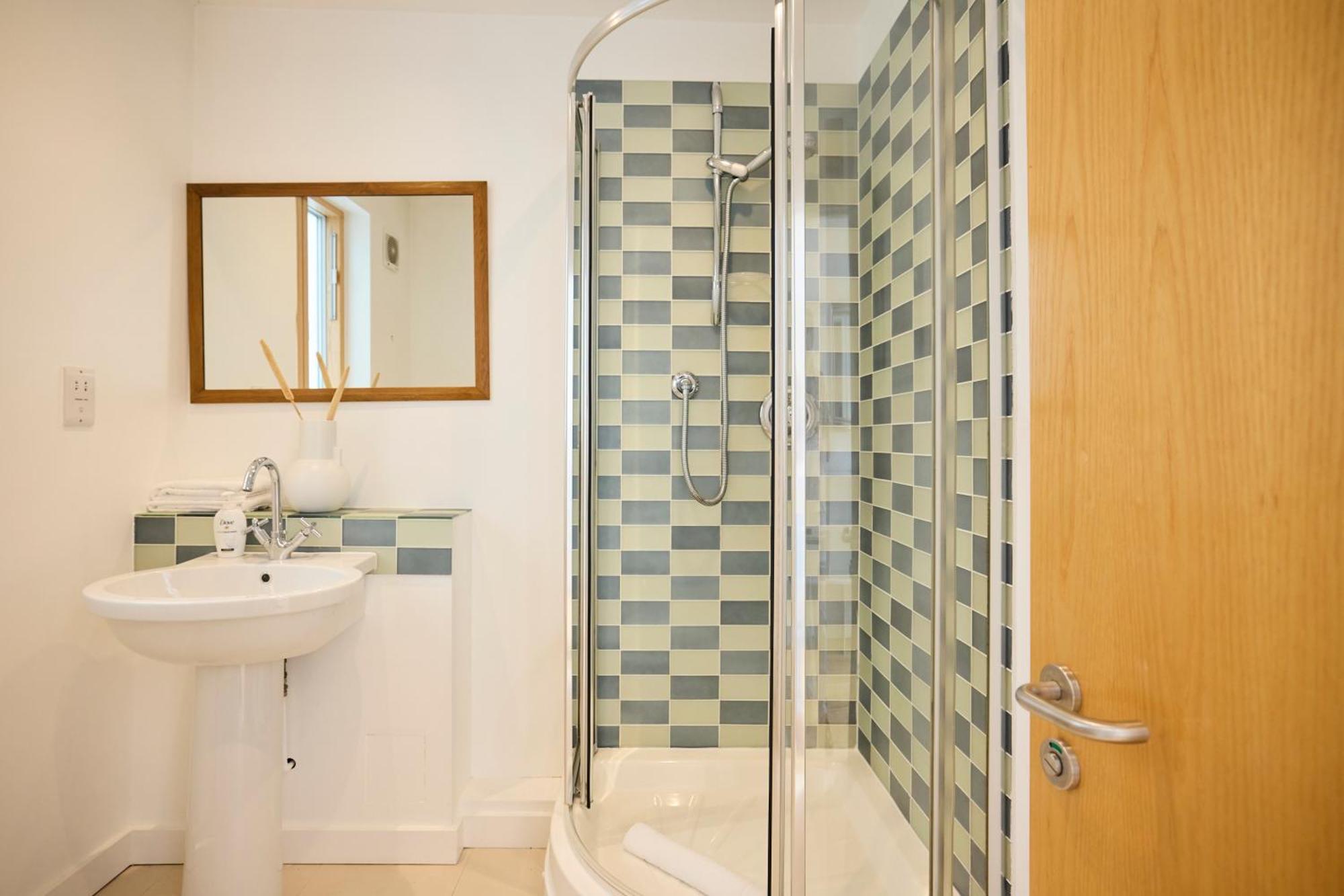 The Putney Wonder - Dazzling 3Bdr Flat With Garden Apartamento Londres Exterior foto